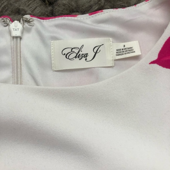 Beautiful floral cocktail dress - Picture 4 of 13